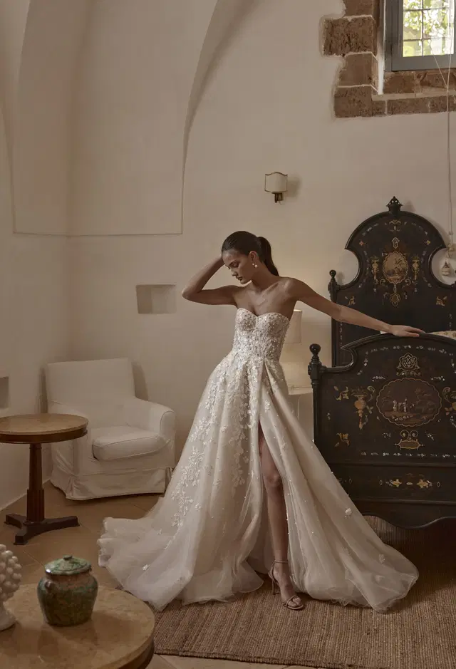 Lysandra 25-019 by Ricca Sposa: A-Line silhouette, sweetheart neckline, detachable sleeves, lace