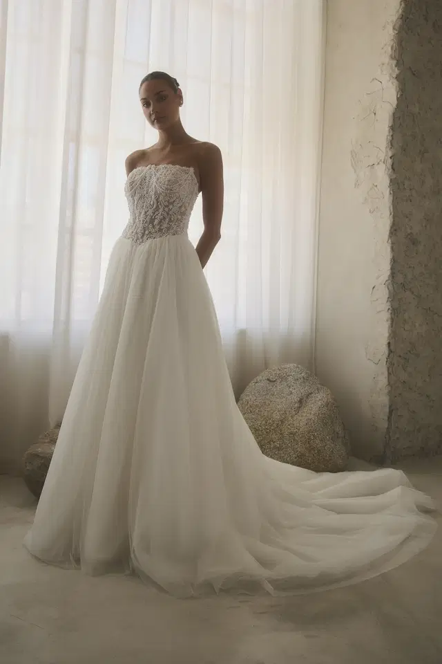 2622 by Casablanca Bridal: A-Line silhouette, straight neckline