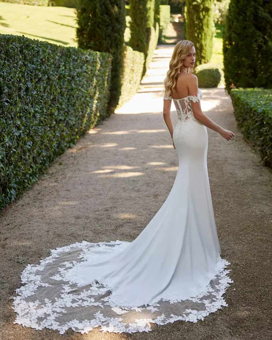 DANAE by Adriana Alier - view 2 of 3
