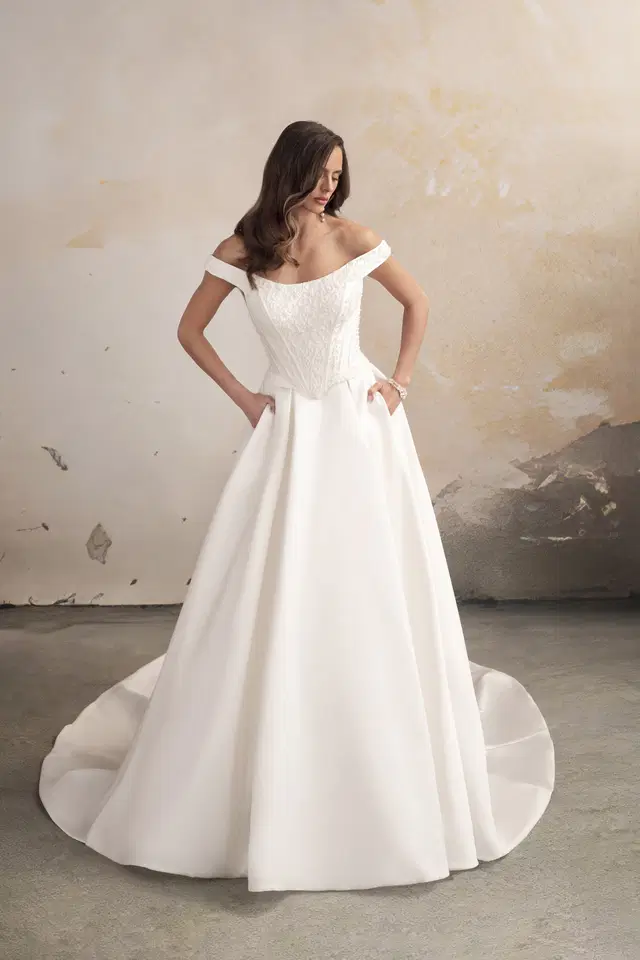 Sassa by Donna Salado Couture: A-Line silhouette, scoop neckline, sleeveless, mikado