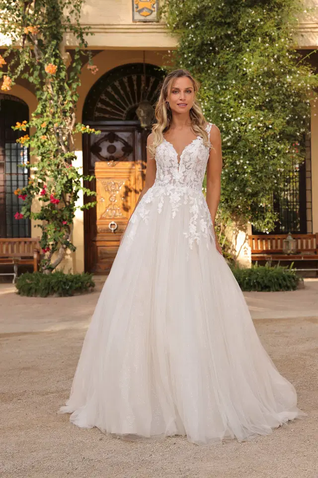 Arnolda by Azuree Bridal: A-Line silhouette, deep V-neck neckline, lace