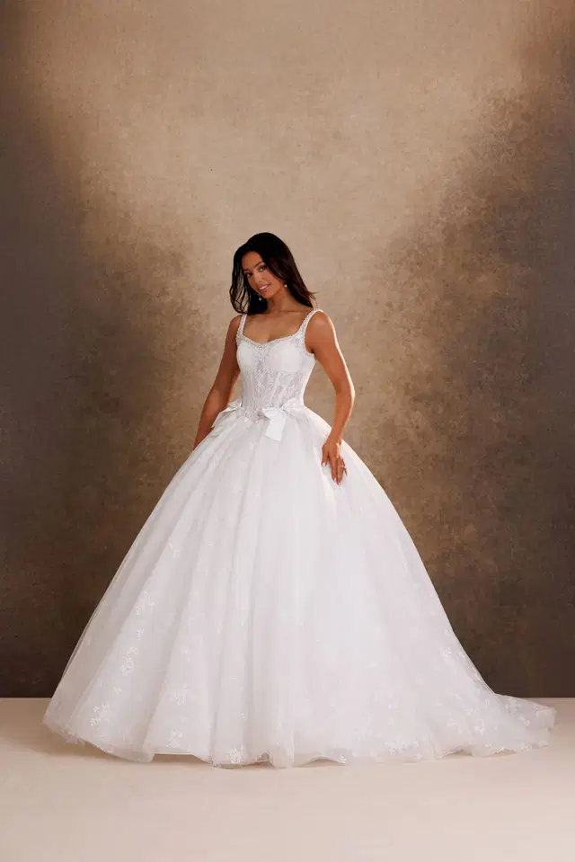 RB6207 by Rachel Allan: Ball Gown silhouette, sweetheart neckline, sleeveless, lace