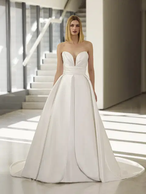 Leaves wedding dress by Pronovias, A-line, satin