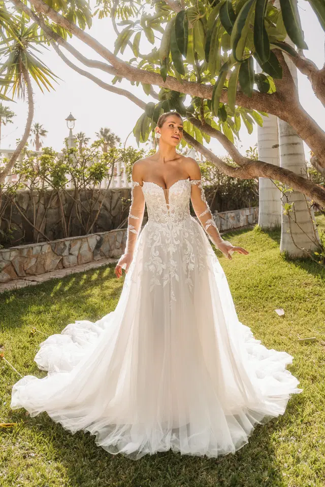 2614 by Diane Legrand: A-Line silhouette, sweetheart neckline, long sleeves, lace