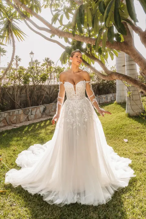 Style 2614 wedding dress by Diane Legrand, A-line, lace