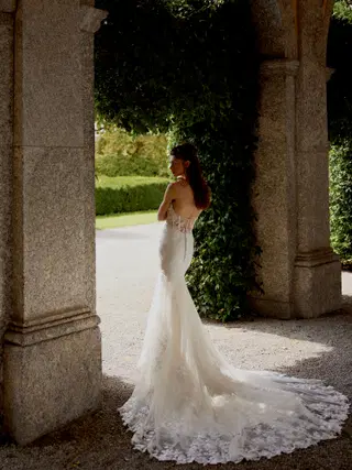 Ilia by Justin Alexander - view 5 of 6