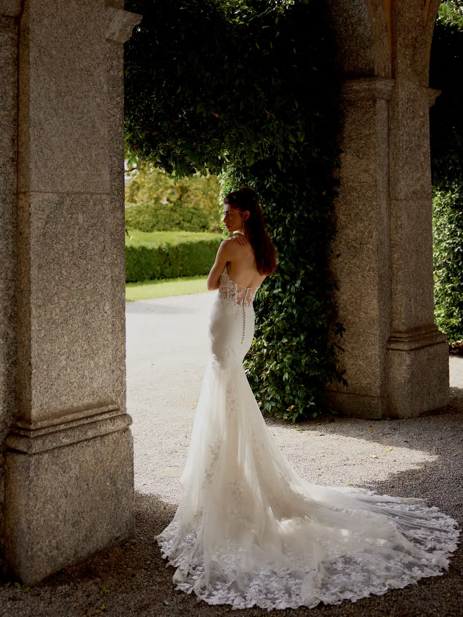 Ilia by Justin Alexander - view 5 of 6