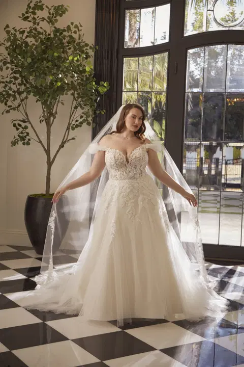 Corinne Curvy wedding dress by Casablanca Bridal, A-line, lace