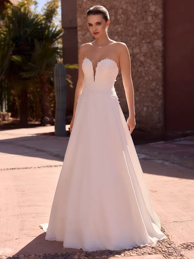 WINNIE by Bianco Evento: A-Line silhouette, deep V-neck neckline, sleeveless, lace