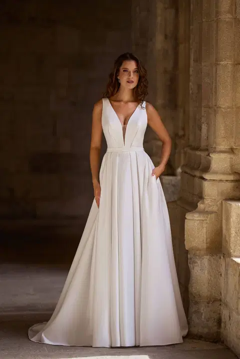 Style 27618 wedding dress by Très Chic, A-line, satin