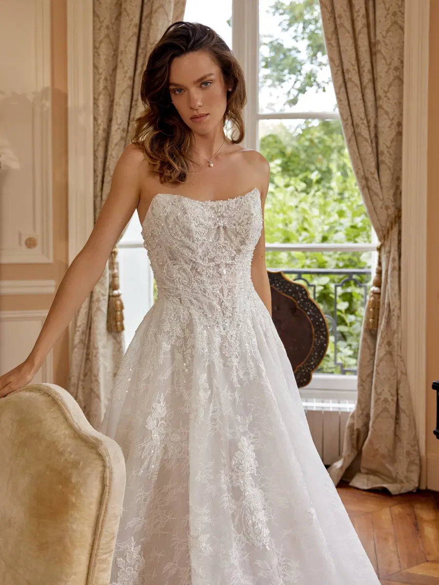 Maven by Justin Alexander: Ball Gown silhouette, sweetheart neckline, sleeveless, lace