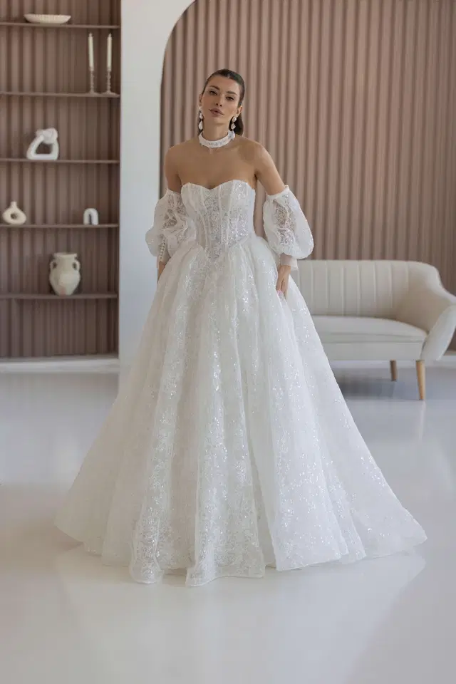 Kveta by Jarice: Ball Gown silhouette, lace
