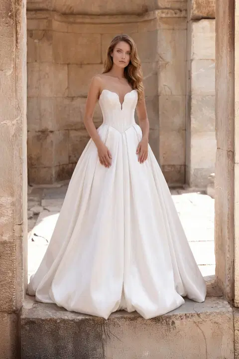 Style 6498 wedding dress by Daniela Di Marino, princess, mikado