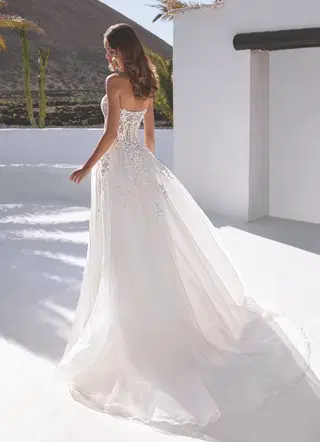 Everly by Enzoani - view 6 of 8