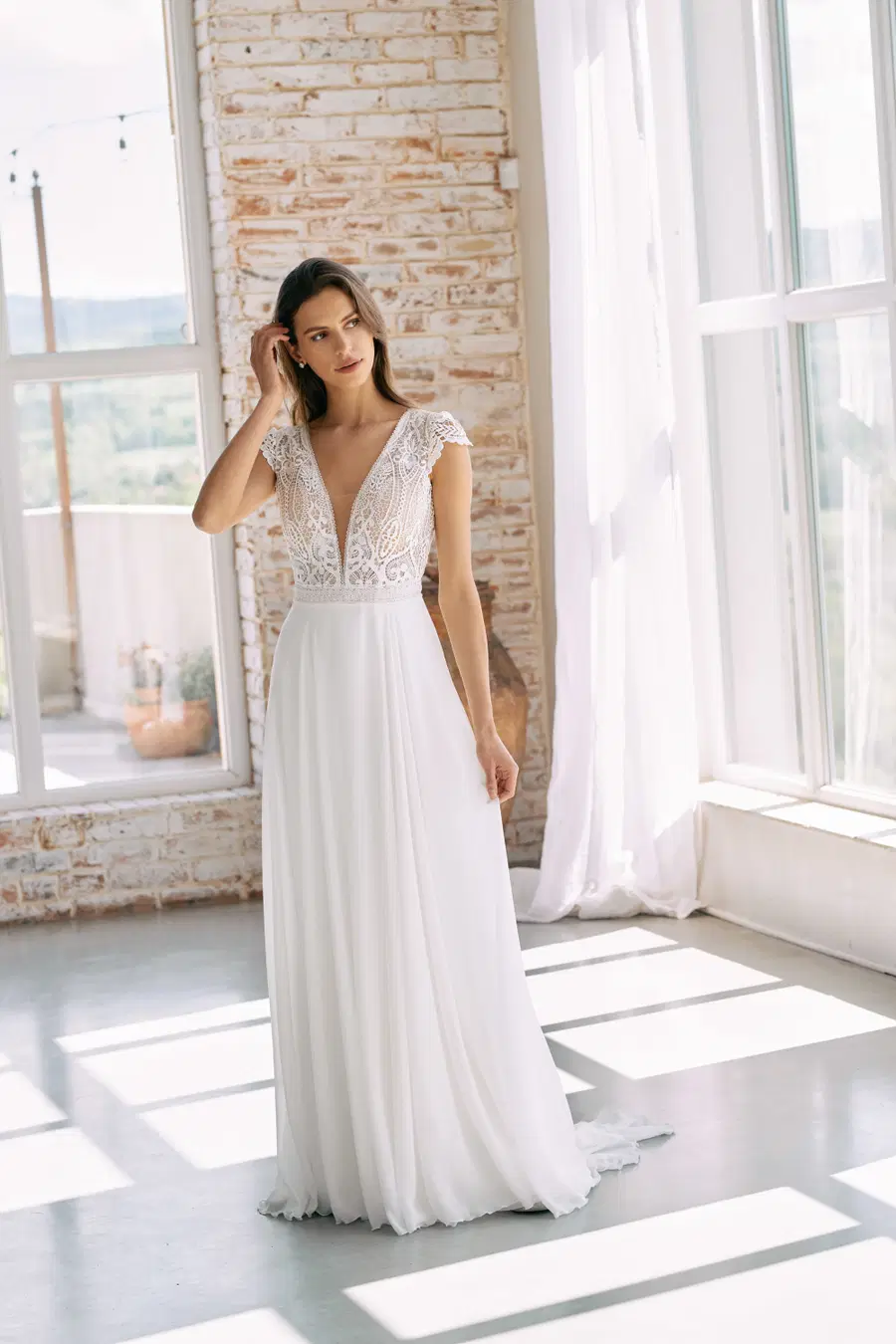 E-5044T by Elizabeth Passion: A-Line silhouette, V-neck neckline, short sleeves, chiffon