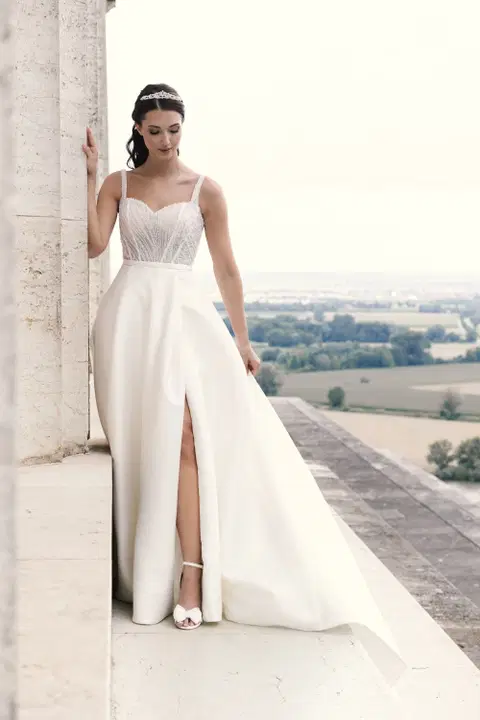 Catharina wedding dress by Amo & Luv, A-line, satin
