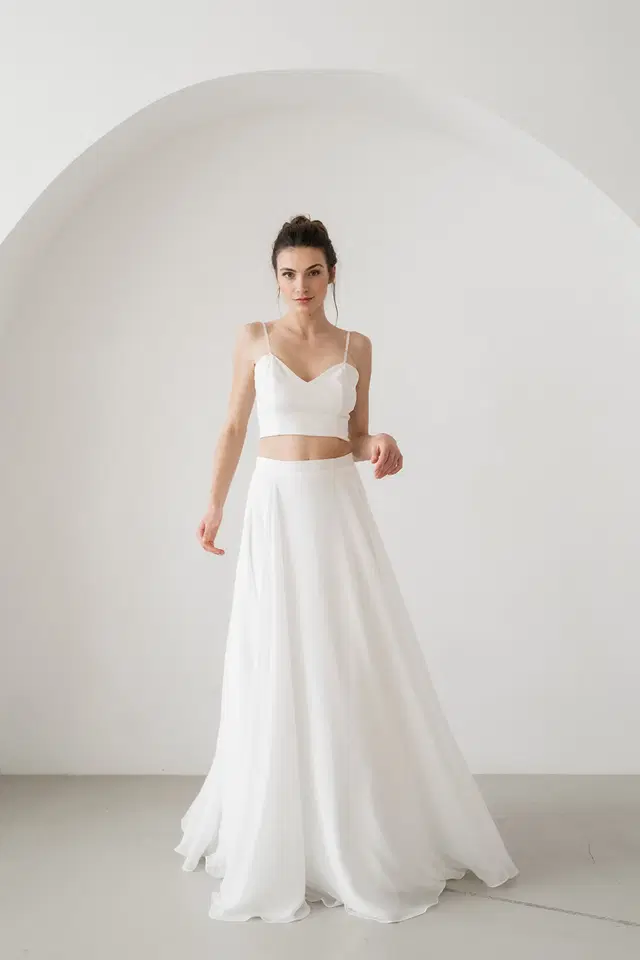 ARYA by Esther Hofmann: Two-Piece silhouette, V-neck neckline, long sleeves, tulle