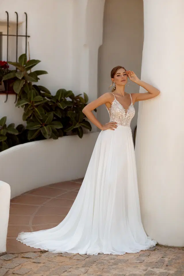 8228 by Monica Loretti: A-Line silhouette, V-neck neckline, chiffon