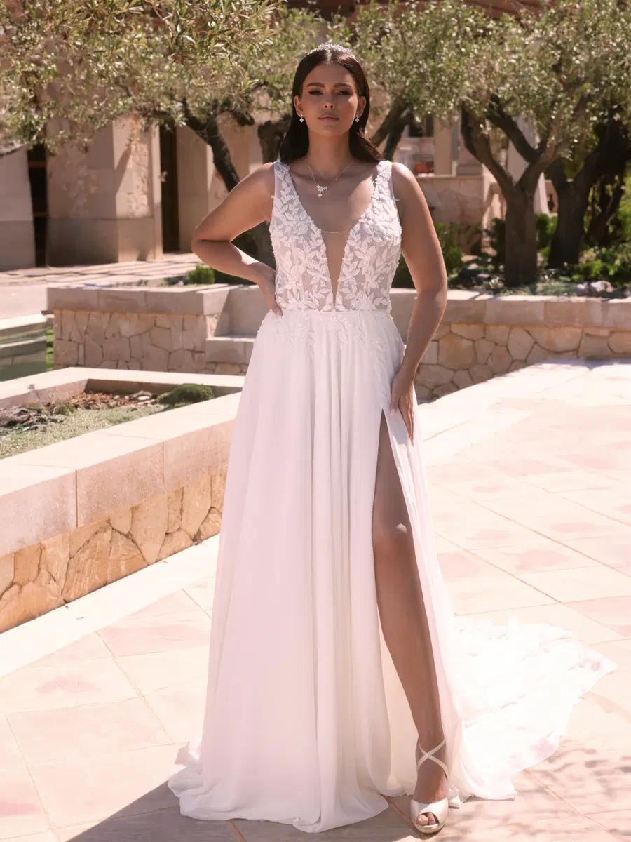 Milon c by Bianco Evento: A-Line silhouette, deep V-neck neckline, sleeveless, tulle