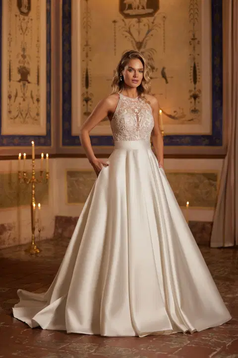 Style 6436 wedding dress by Daniela Di Marino, ball gown, lace