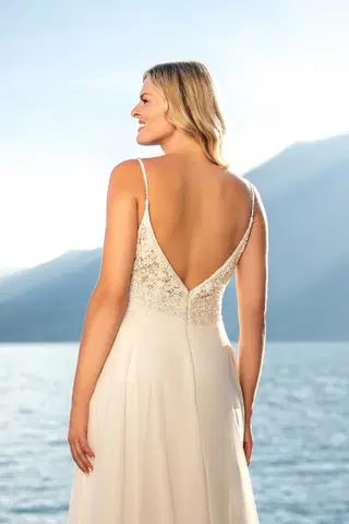VN16 ivory by Vera Nova - view 4 of 4