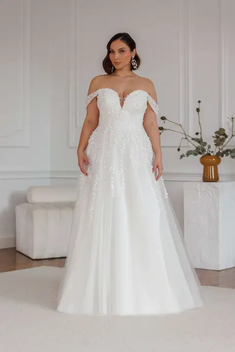 Caro wedding dress by Jarice, A-line, lace