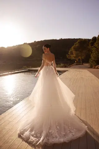 E-5537 by Elizabeth Passion - view 2 of 8