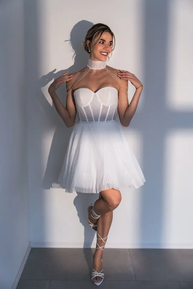 Lui by Fan Xia: Short silhouette, semi sweetheart neckline, tulle