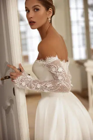 Sybil by Tina Valerdi - view 4 of 5