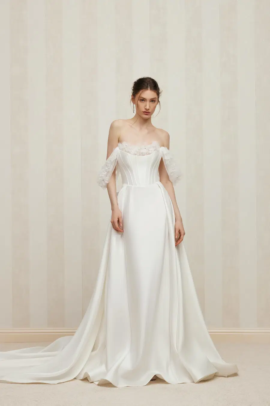 Dolores by Anne Mariée: A-Line silhouette, straight neckline, sleeveless, mikado