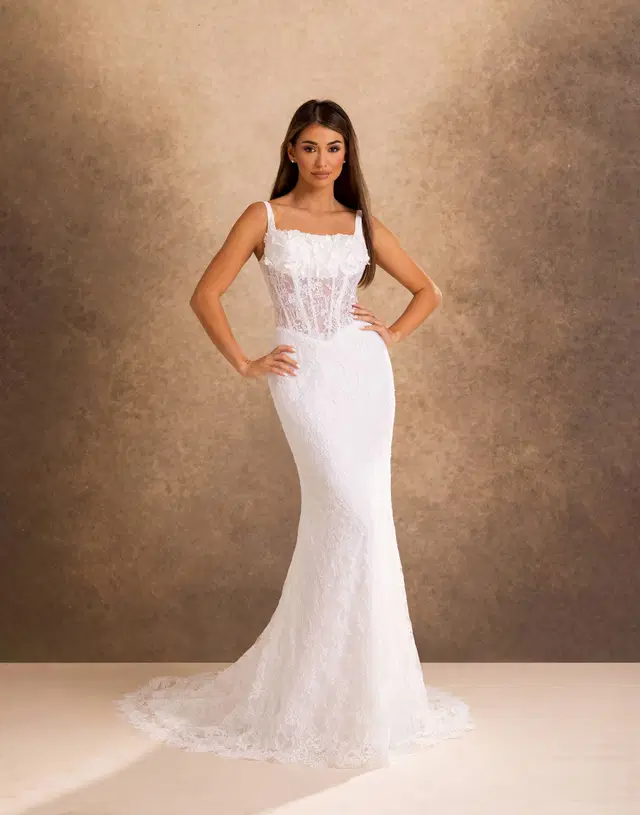 RB4253 by Rachel Allan: Trumpet silhouette, straight neckline, sleeveless, lace