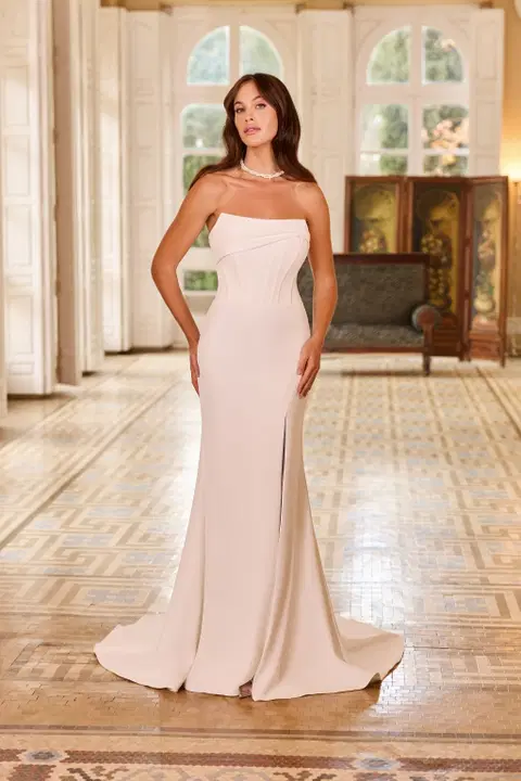 Style 8359 wedding dress by Monica Loretti, fit & flare, crepe