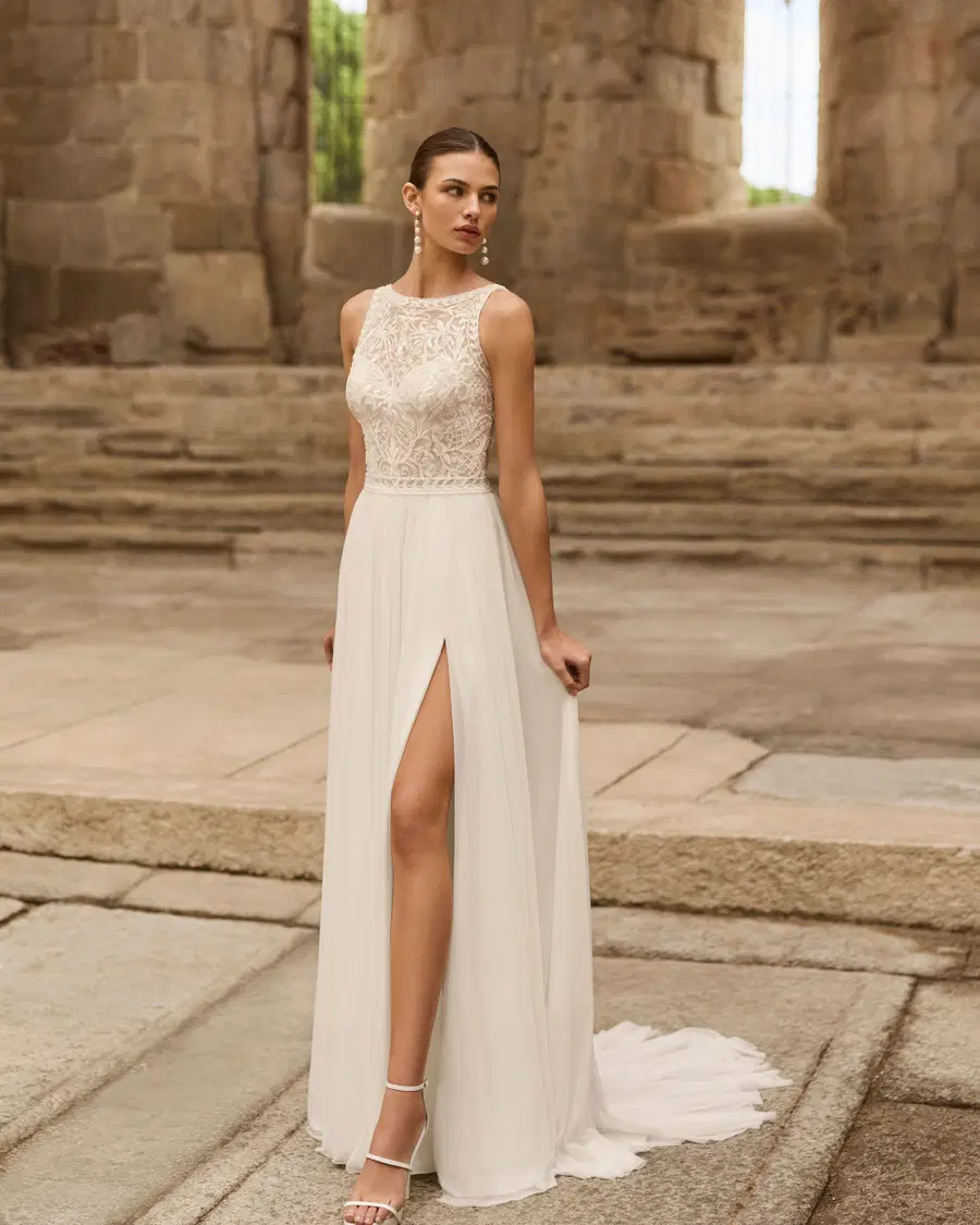 PRIMULA by Adriana Alier: A-Line silhouette, boat neck neckline, sleeveless, muslin