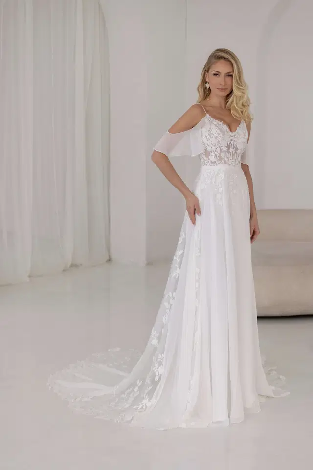 Kelvin by Jarice: A-Line silhouette, V-neck neckline, short sleeves, chiffon