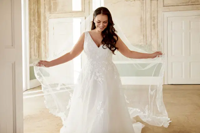 44525 by Sincerity Bridal - view 11 of 11