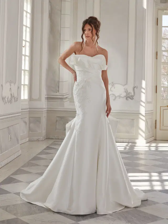 Petunia by Vanilla Sposa: Mermaid silhouette, boat neck neckline, mikado, chapel train