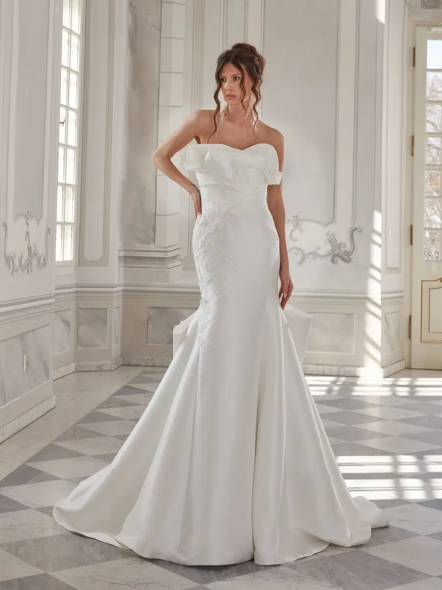 Petunia by Vanilla Sposa: Mermaid silhouette, boat neck neckline, mikado, chapel train