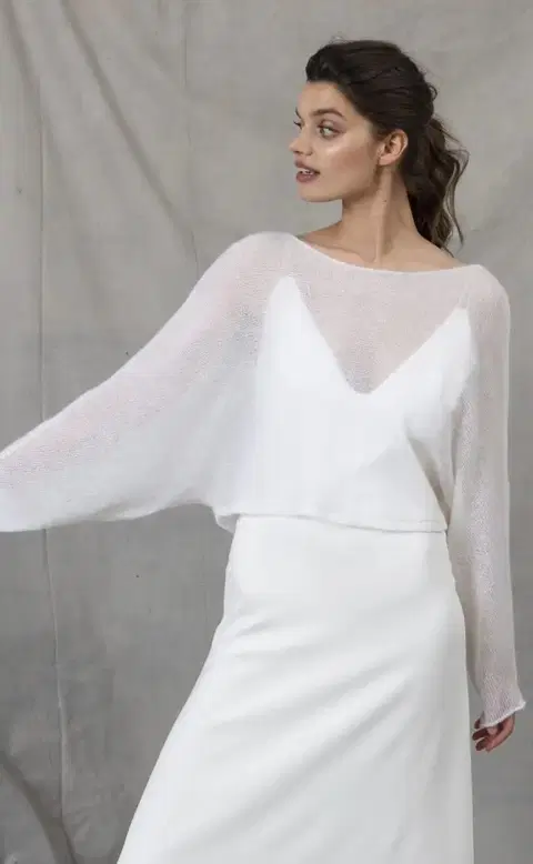Raya Oversize wedding dress by Kisui, straight, tulle