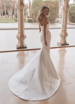 Valencia by Enzoani - view 7 of 8
