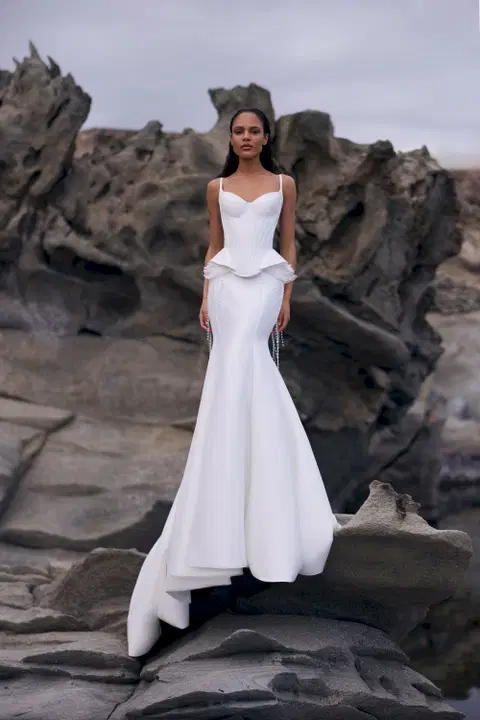 Nautilus Dream wedding dress by Liretta, mermaid, crepe