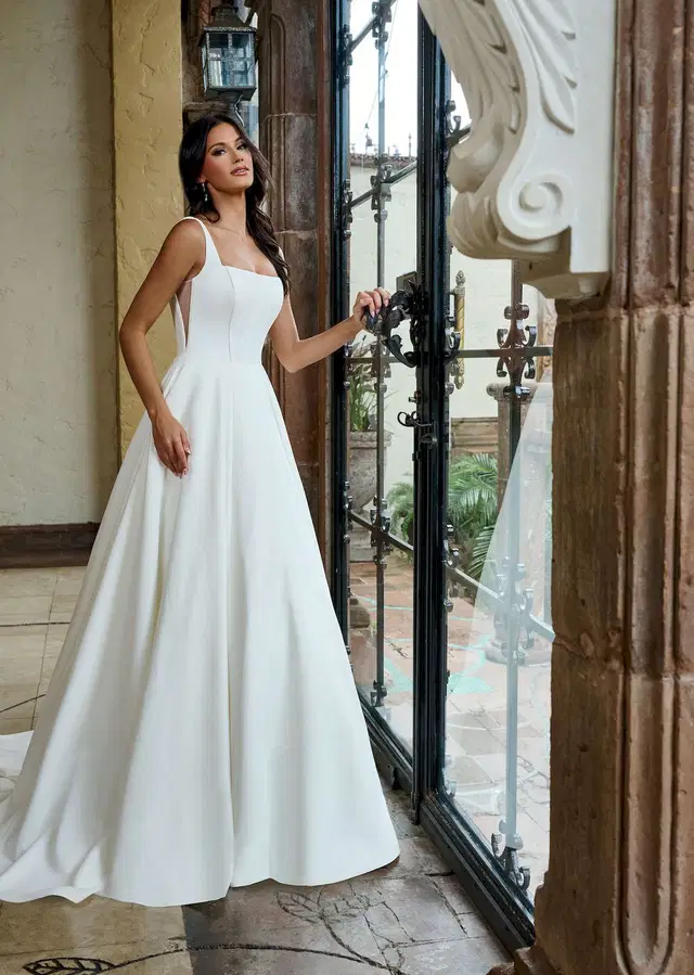 RB4209 by Rachel Allan: A-Line silhouette, square neckline, sleeveless, satin
