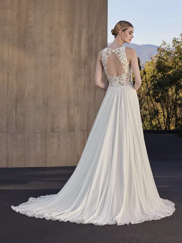 BANYA by Pronovias - view 2 of 3