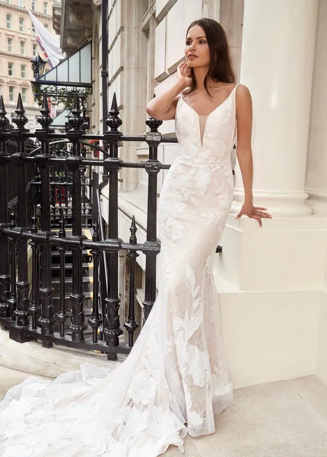 HEIDI KLUM by Dando London: Mermaid silhouette, scoop neckline, sleeveless, tulle