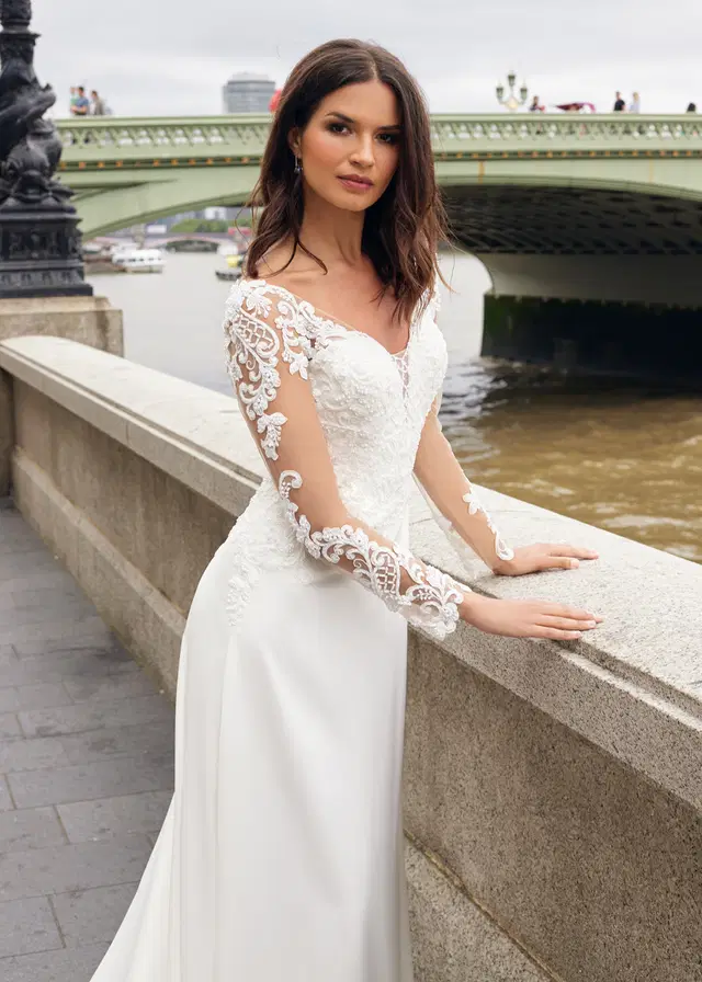 DEMI MOORE by Dando London - view 2 of 4