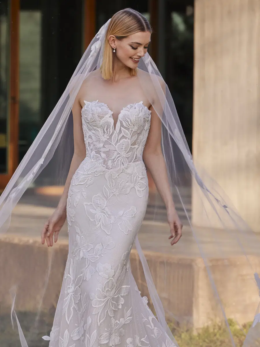 YAI by Pronovias - view 3 of 5