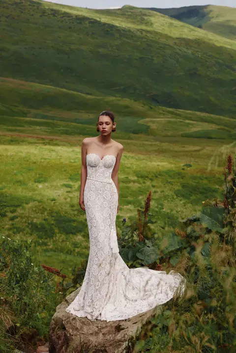 Bellini wedding dress by Ariamo Boho, mermaid, lace